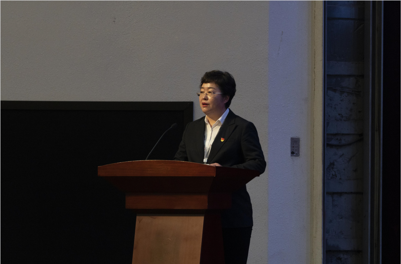 “襄盛举 聚合力 创佳绩”极速电竞比分网、温泉集团、公服集团2022年表彰大会隆重举行